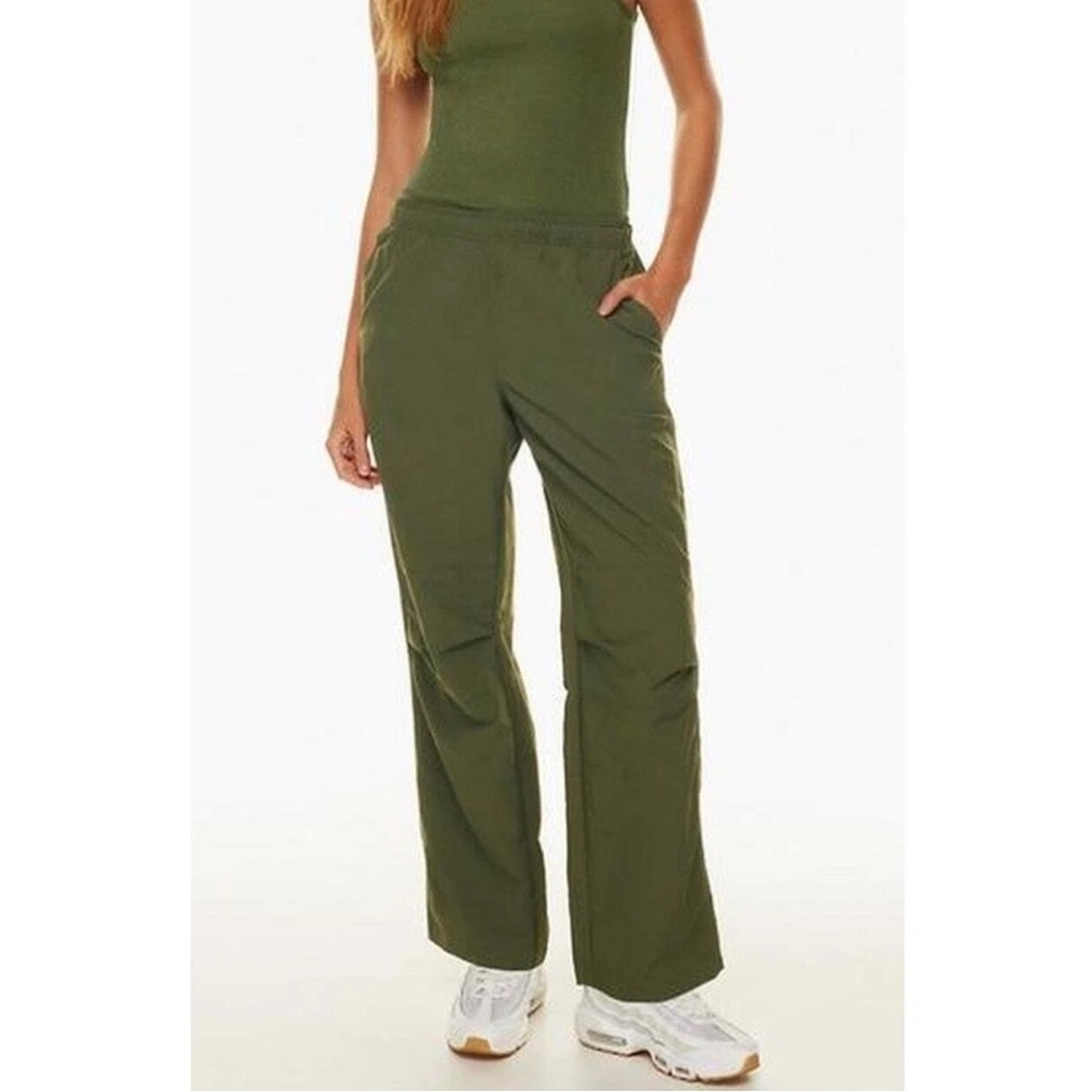 ARITZIA | NWT Tna Sawyer Straight Leg Track Pants in Fatigue Green, Size Medium